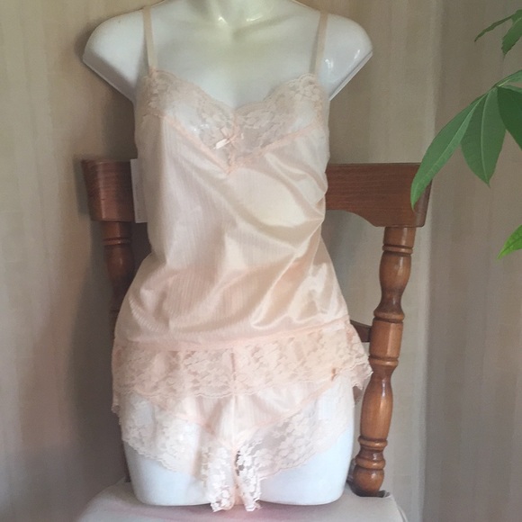 undercover wear Other - 2 piece camisole/panties lingerie